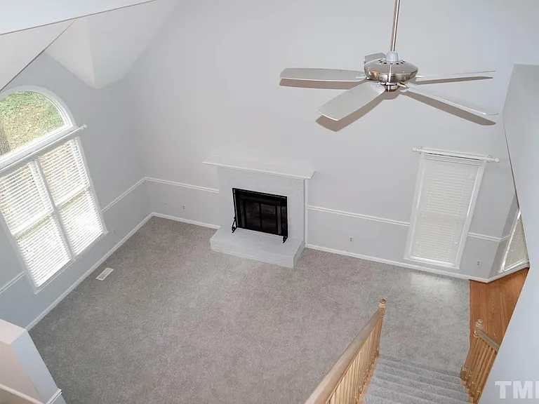 4913 Liverpool Ln — Photo 7