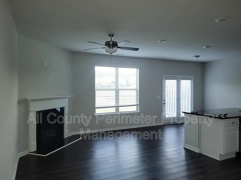 3796 Prospect Point Dr — Photo 3