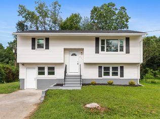 231 Lincolndale Dr, Waterbury, CT 06704
