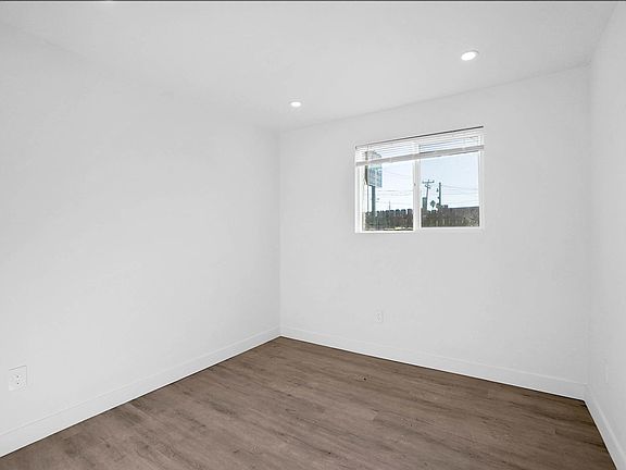 4th image of 2444 Connie Dr #4