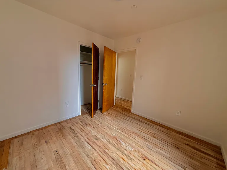 1288 Hoe Ave #3B — Photo 3