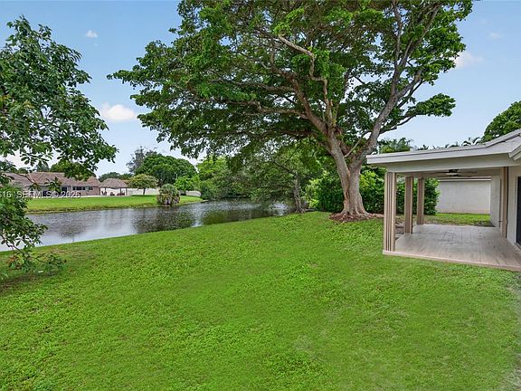 3rd image of 8668 SW 50th St