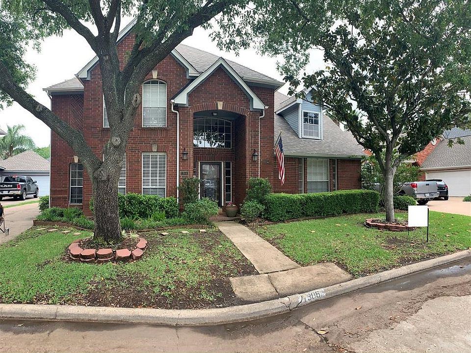2nd image of 1306 W Forest Dr