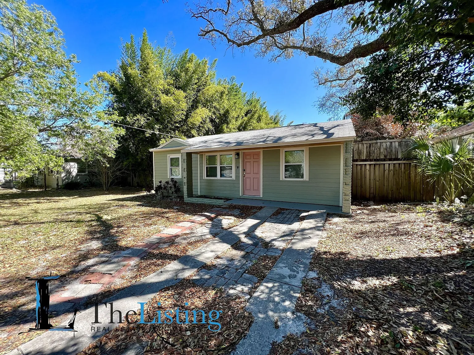 3 bed, 2.0 bath, 945 sqft, $2,200 — Photo 2
