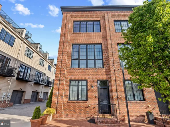 3800 Dillon St, Baltimore, MD 21224