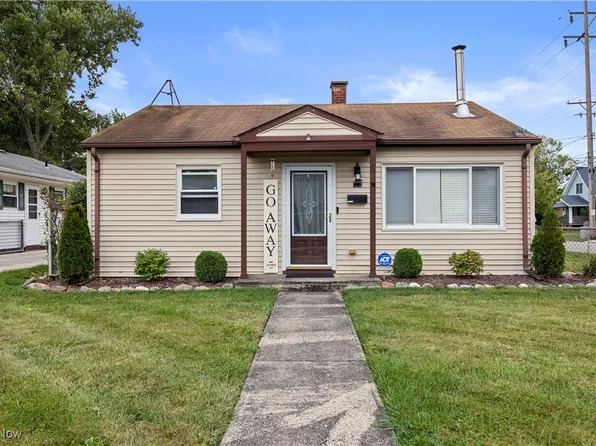 182 Warren Ave, Elyria, OH 44035