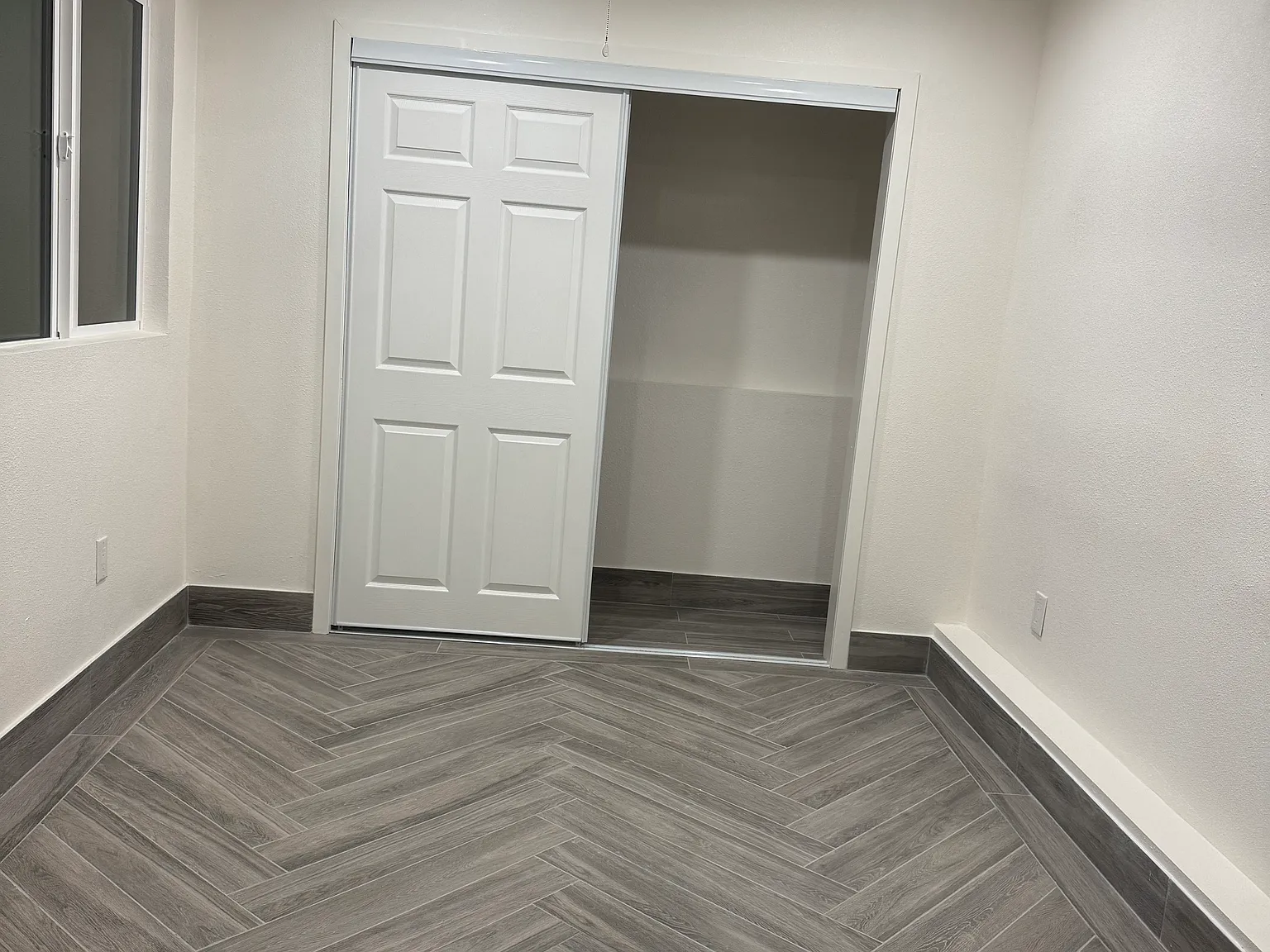 224 S Valley Center Ave — Photo 2
