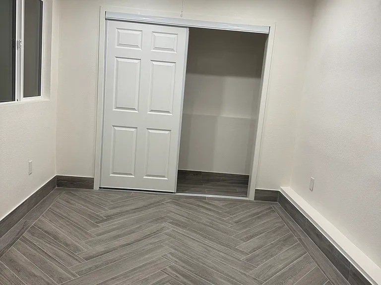 224 S Valley Center Ave — Photo 3