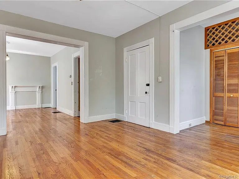 28 Edwards St #2 — Photo 11