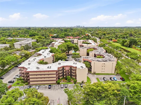 6855 W Broward Blvd APT 212, Plantation, FL 33317