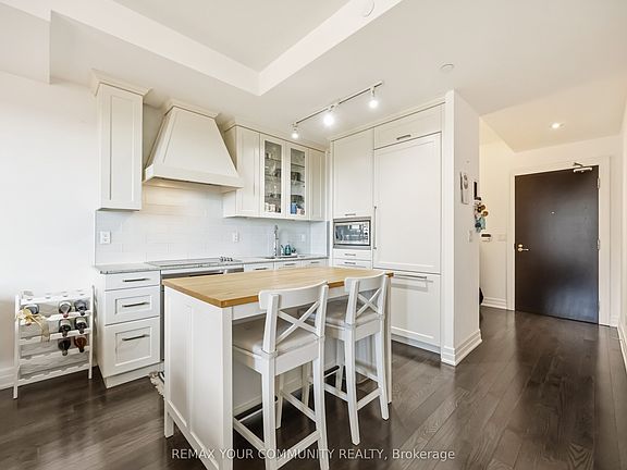 4th image of 30 Old Mill Rd #601