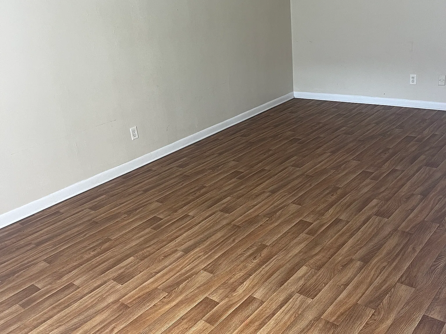 2 bed, 1.5 bath, 1050 sqft, $950 — Photo 3