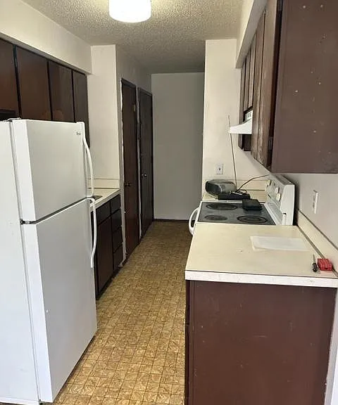 726 Avenue C E #106 — Photo 4