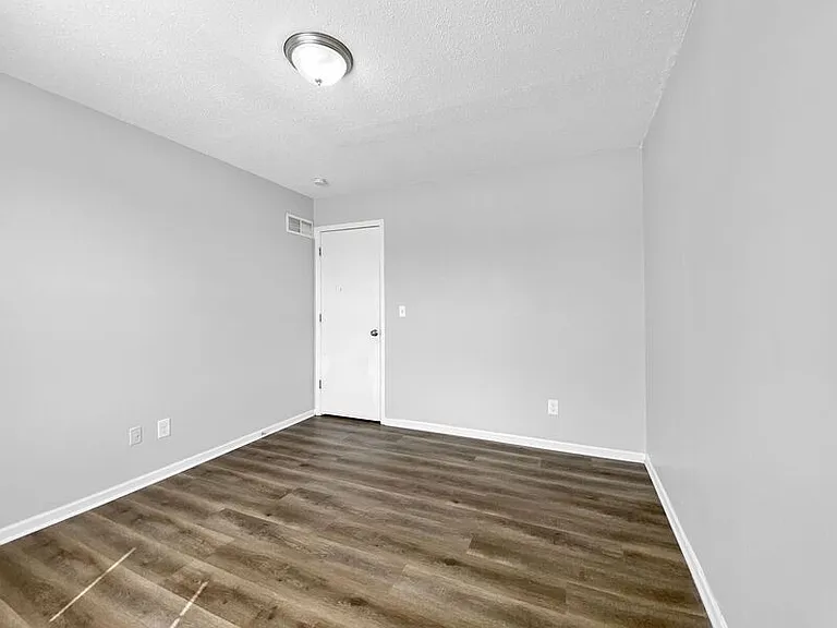 1020 NE Queens Ct — Photo 20