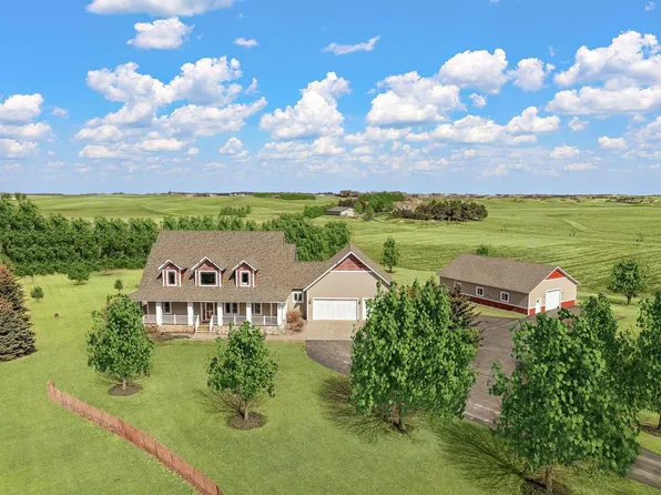 8893 250th St E, Hampton, MN 55031