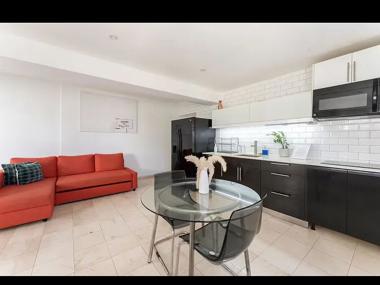 653 Calle Estado #4 — Photo 10