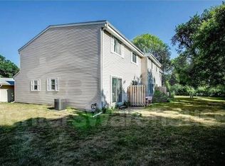 851 Woodgate Dr #116, Vadnais Heights, MN 55127