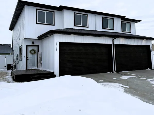 2324 Landmark Dr, Minot, ND 58703