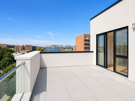 5th image of 475 Herkimer St #4R