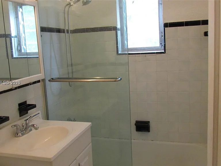 7920 Harding Ave #10 — Photo 5