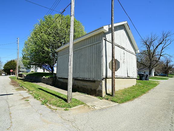5th image of 501 E Main St