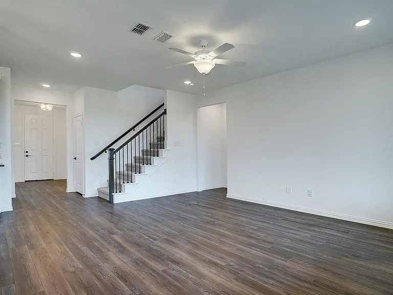 1608 Pine Valley Dr — Photo 8