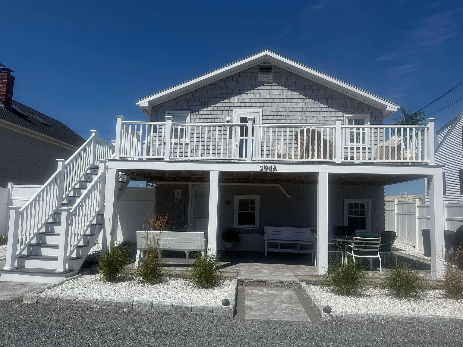 3 bed, 1.0 bath, 1008 sqft, $2,850 — Photo 1