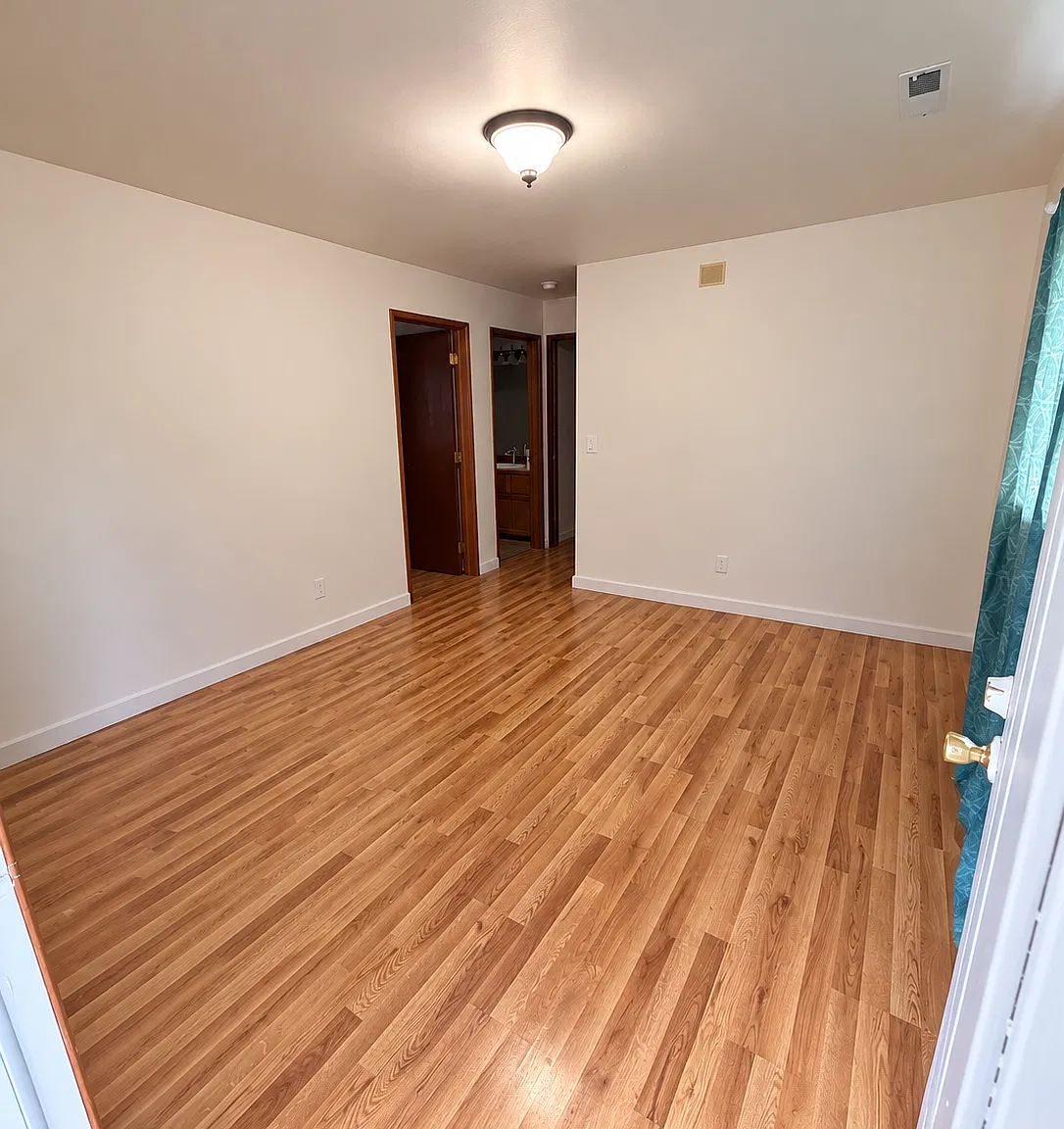 3 bed, 1700 sqft, $2,200 — Photo 2
