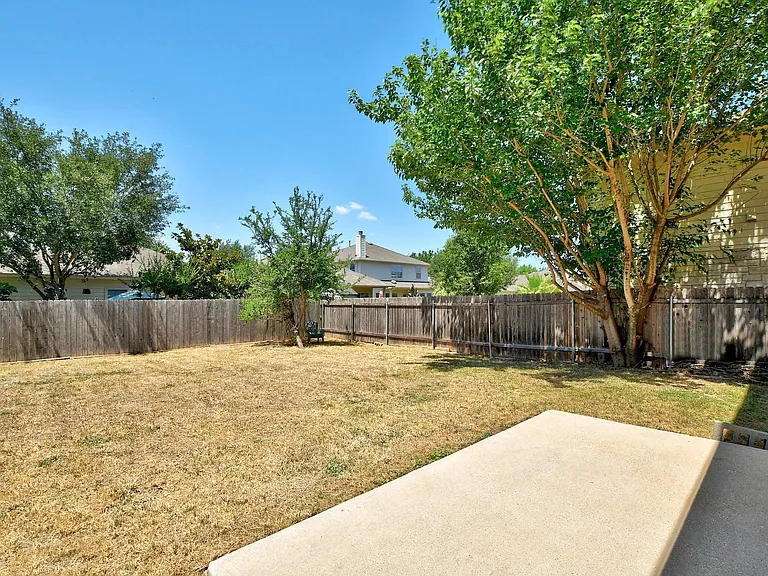 5713 Abby Ann Ln — Photo 22