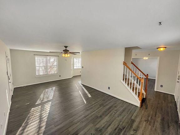 3rd image of 301 Green Hollow Ln