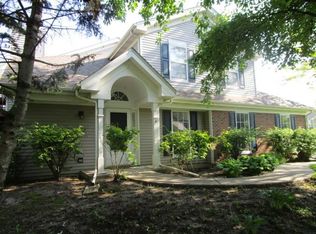 2104 Peach Tree Ln, Algonquin, IL 60102