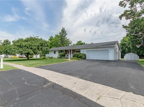 412 Harris Dr, Watertown, NY 13601