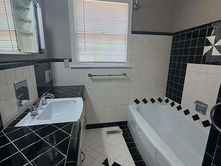 2421 S Boston Ave — Photo 31