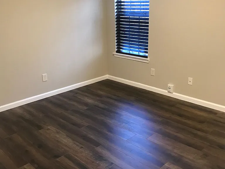 655 Escalade Dr — Photo 21