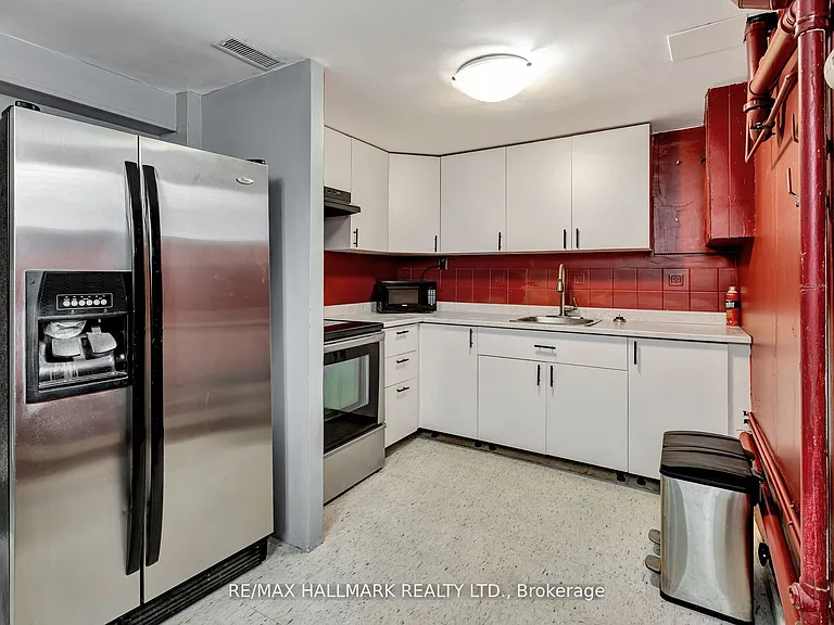 90 Santamonica Blvd #BASEMENT — Photo 5