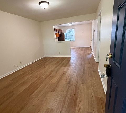 5th image of 1118 Lillian St #4