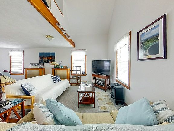5th image of 18 Brooks Ave #2