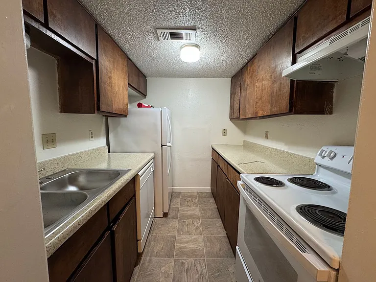 4308 Lake Rd — Photo 34