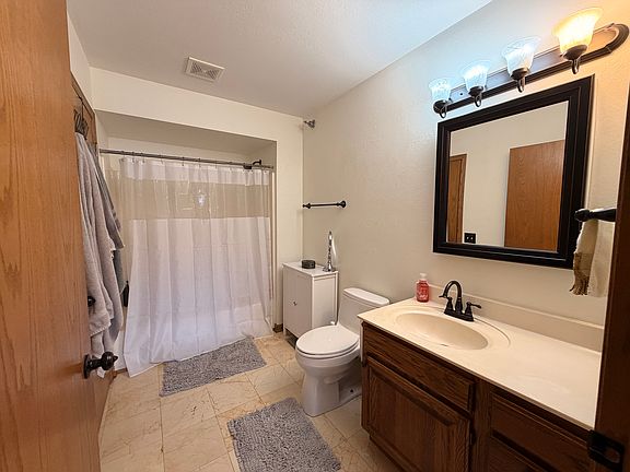 5th image of 345 Kristin Ct W