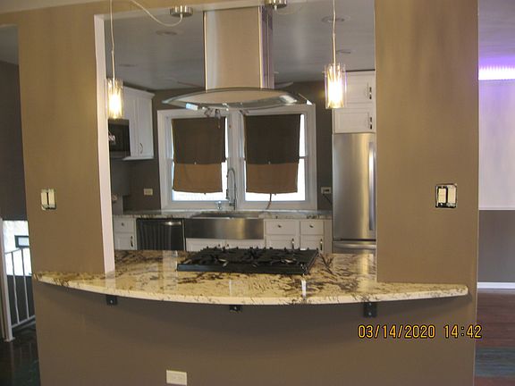 4th image of 14110 S Bensley Ave