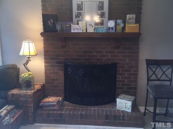 5th image of 26 Brookwood Dr