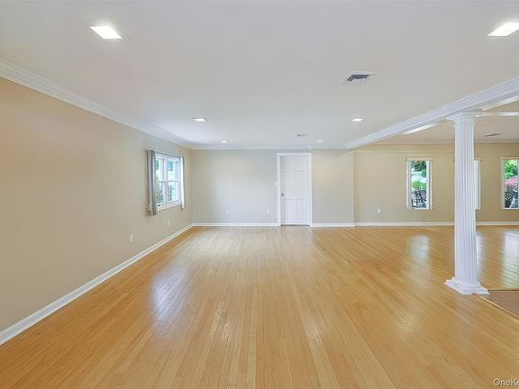 3rd image of 79 Constellation Road