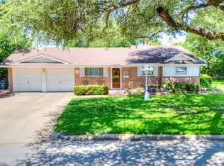 4905 Tracy Dr, Fort Worth, TX 76117