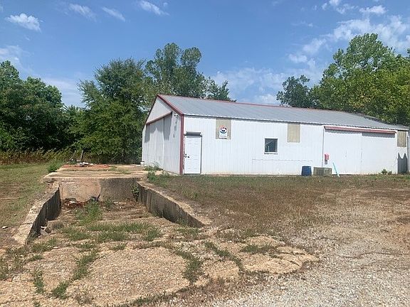 3rd image of 261 State Highway 21 N