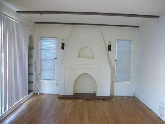 2nd image of 204 Covina Ave #1/2