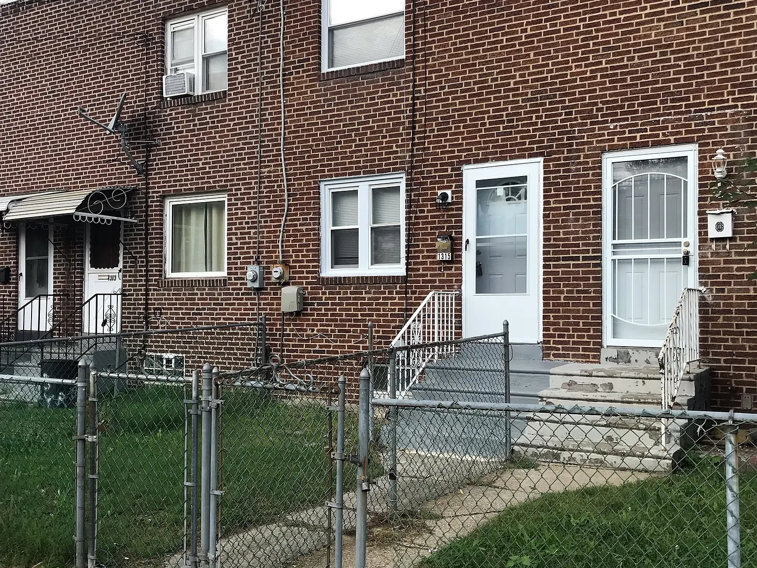 1315 Sayres Ave (Fairview) — Photo 1