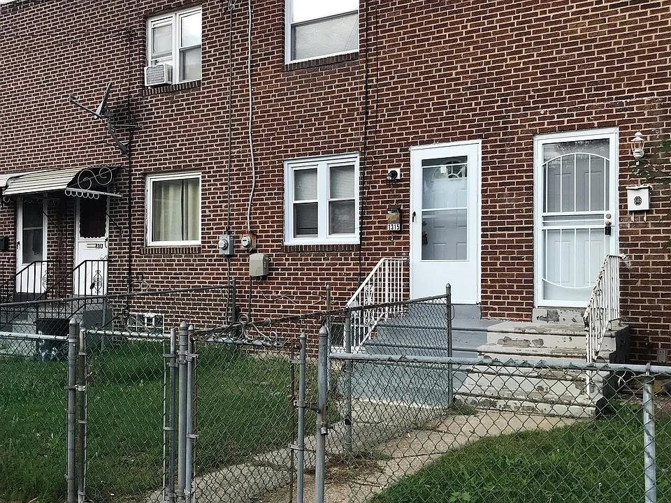1315 Sayres Ave