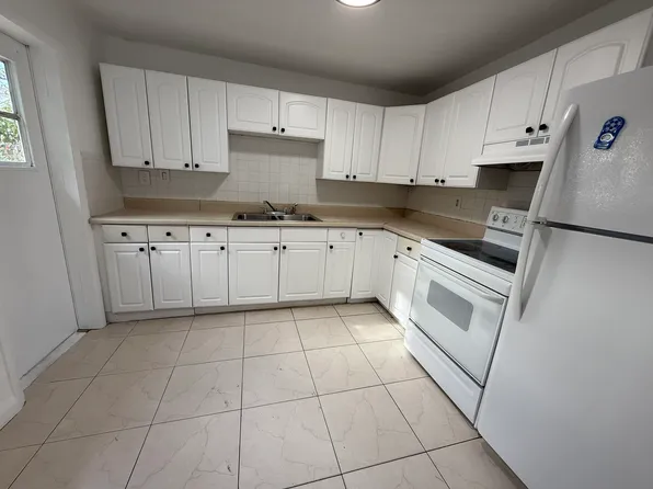 3705 SW 13th Ct, Fort Lauderdale, FL