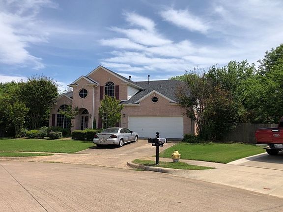 2nd image of 516 Oakdale Ct