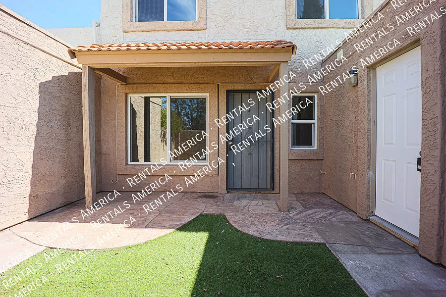 Nice Scottsdale Condo with Great Location! — Photo 1